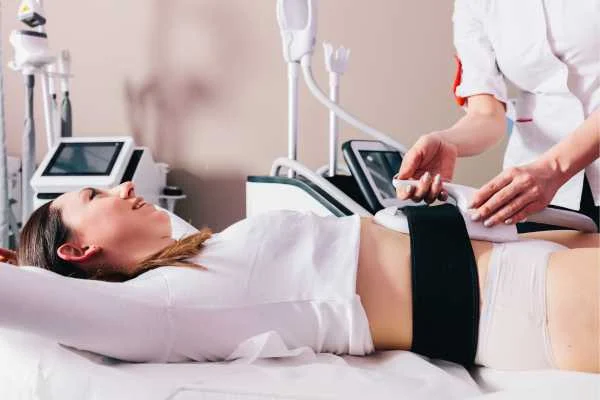 woman having body sculpting to help improve her body image and her mental health Banbury
